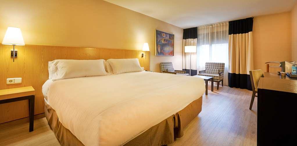 Nh Lleida Pirineos Hotel Cameră foto