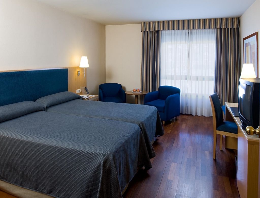 Nh Lleida Pirineos Hotel Cameră foto