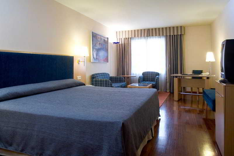 Nh Lleida Pirineos Hotel Exterior foto